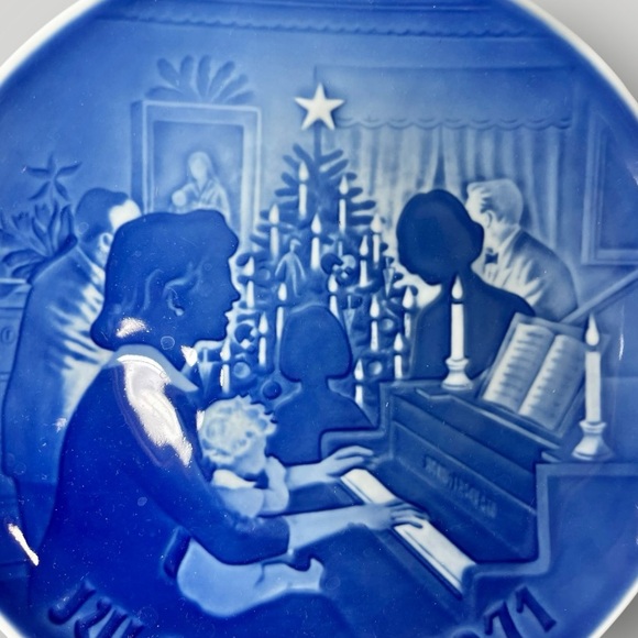 B&G Christmas At Home Plate 1971 Blue Collectible Porcelain Plate Denmark Used - Picture 7 of 16